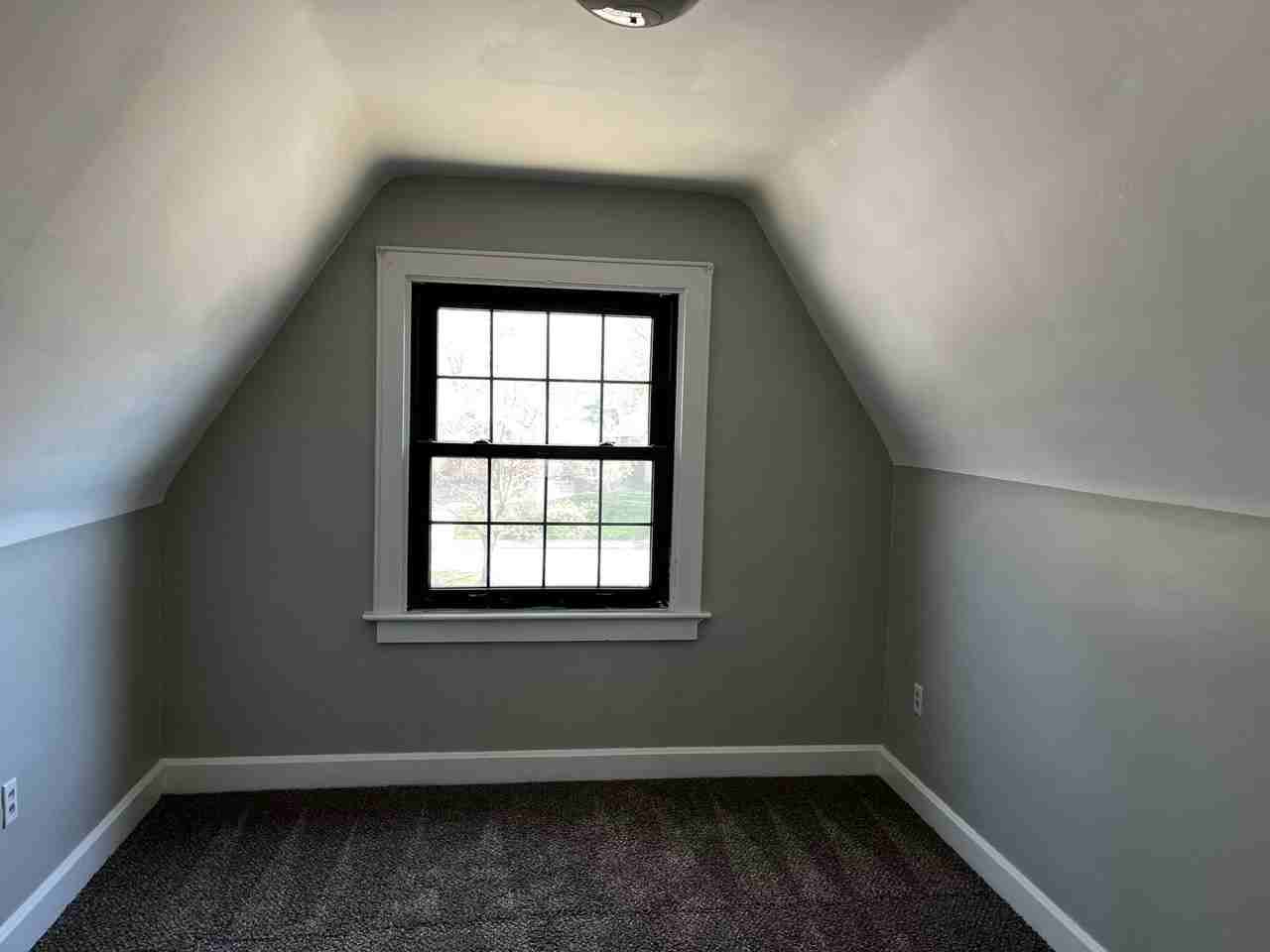 751 S Saint James Blvd - Photo 2 of 9