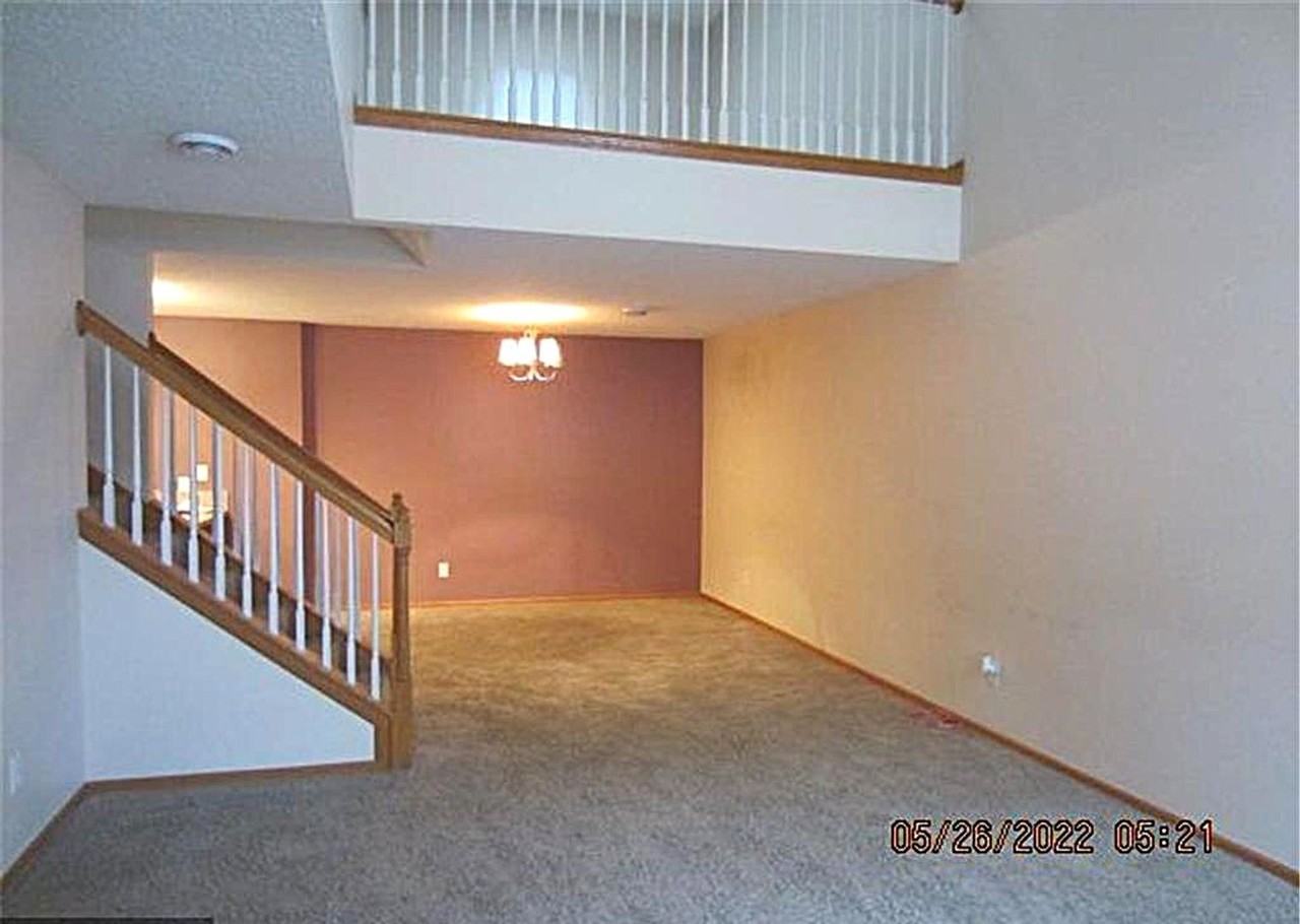 12556 43rd St Ne - Photo 2 of 6