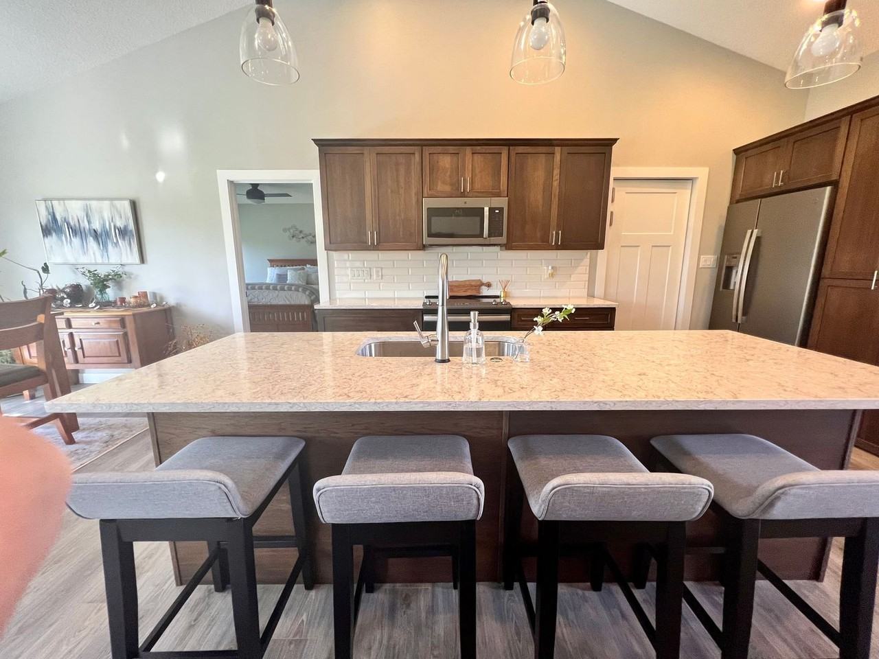 725 Melendy Ln - Photo 6 of 25