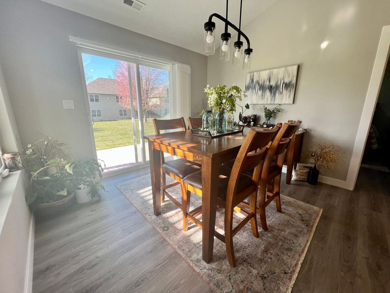 725 Melendy Ln - Photo 7 of 25