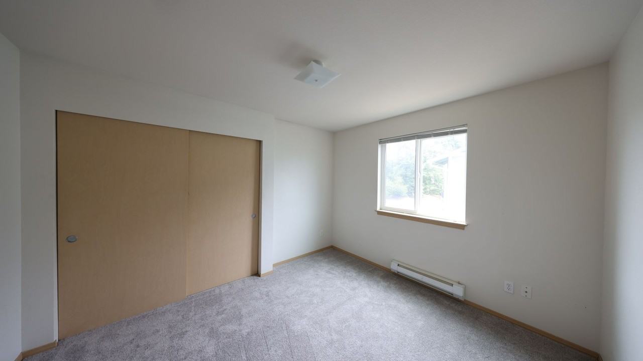 ☔ OakHarbor1225#F - Photo 6 of 7