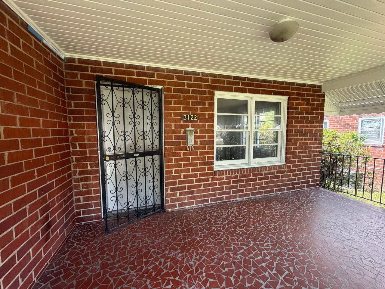 3122 Baldwin St - Photo 2 of 14