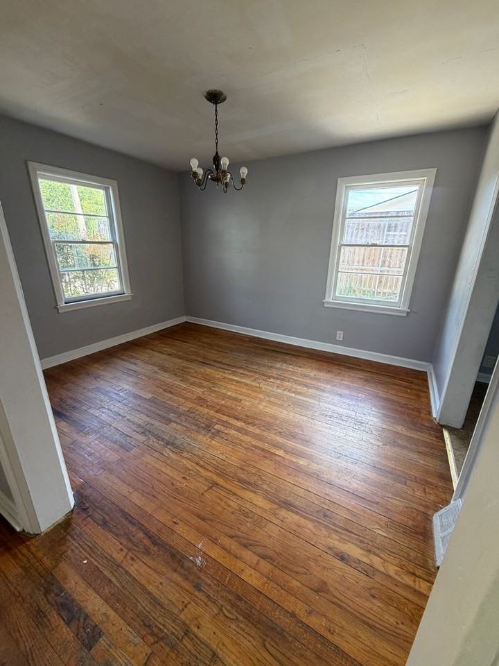 3122 Baldwin St - Photo 4 of 14