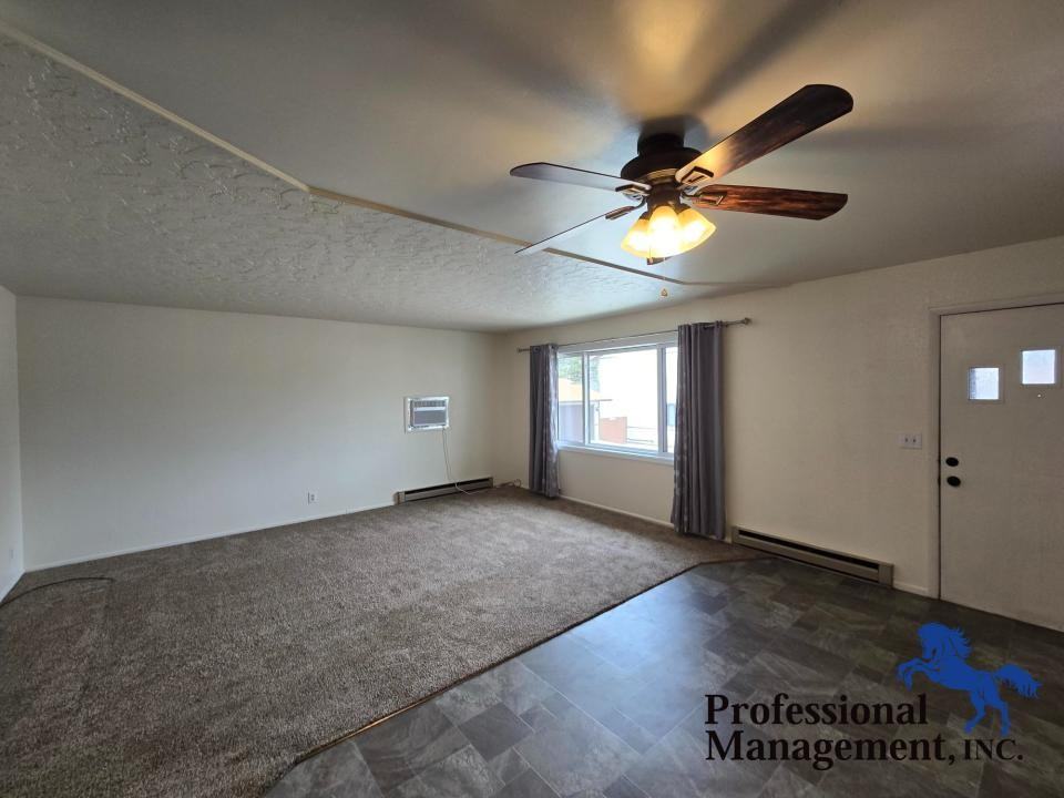 1324 Quartz Pl - Photo 2 of 9