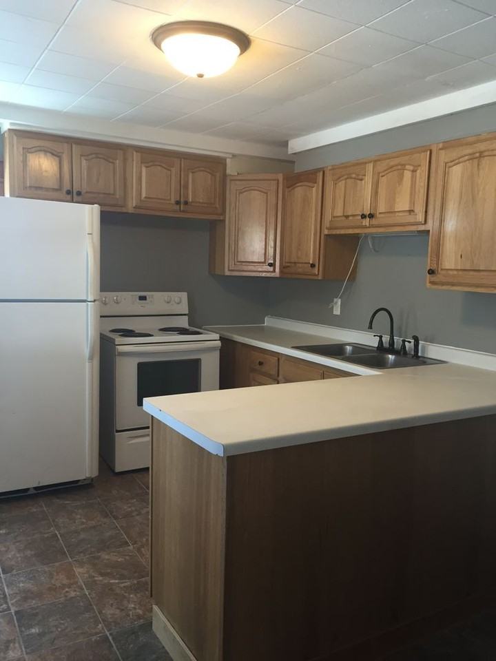 920 1/2 E 5th St - Photo 4 of 34