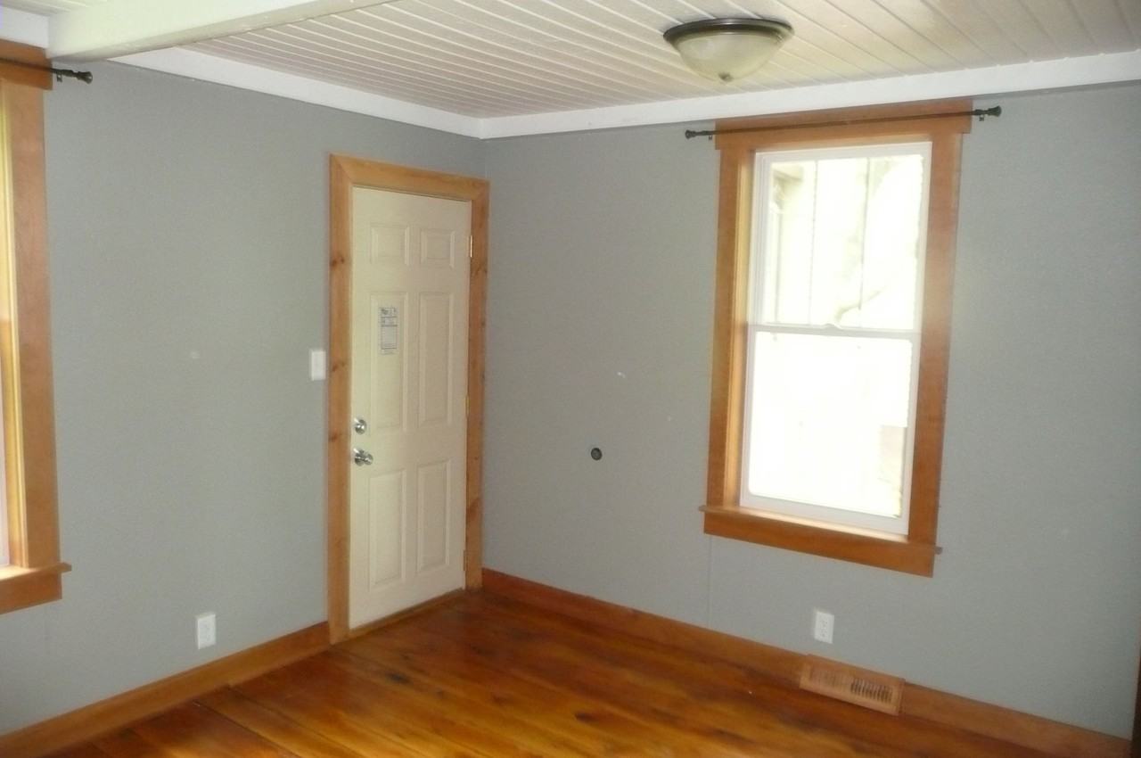 920 1/2 E 5th St - Photo 5 of 34