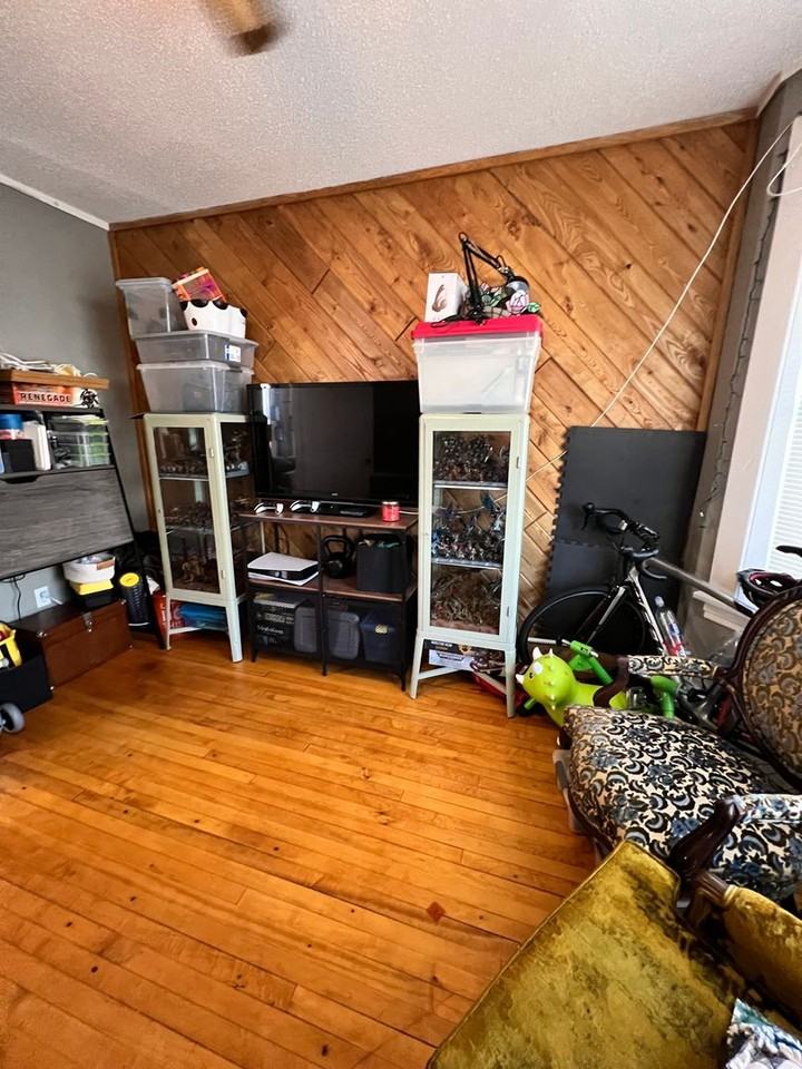 922 E 5th St - Photo 6 of 20