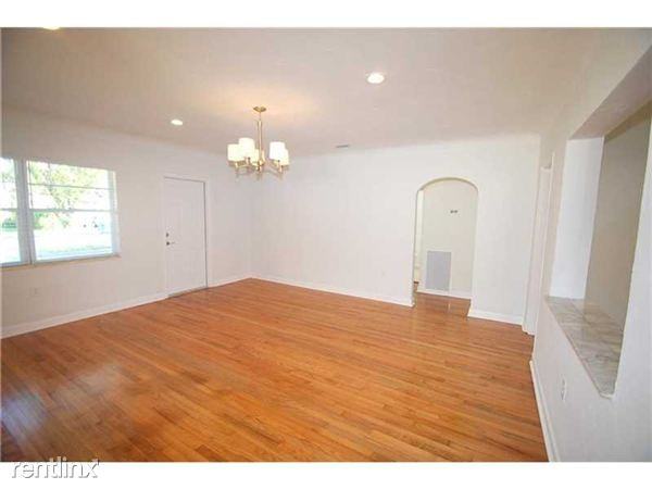 2350 SW 26th St - Photo 3 of 35