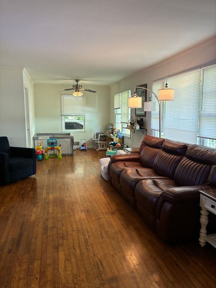 255 Magnolia St - Photo 4 of 35