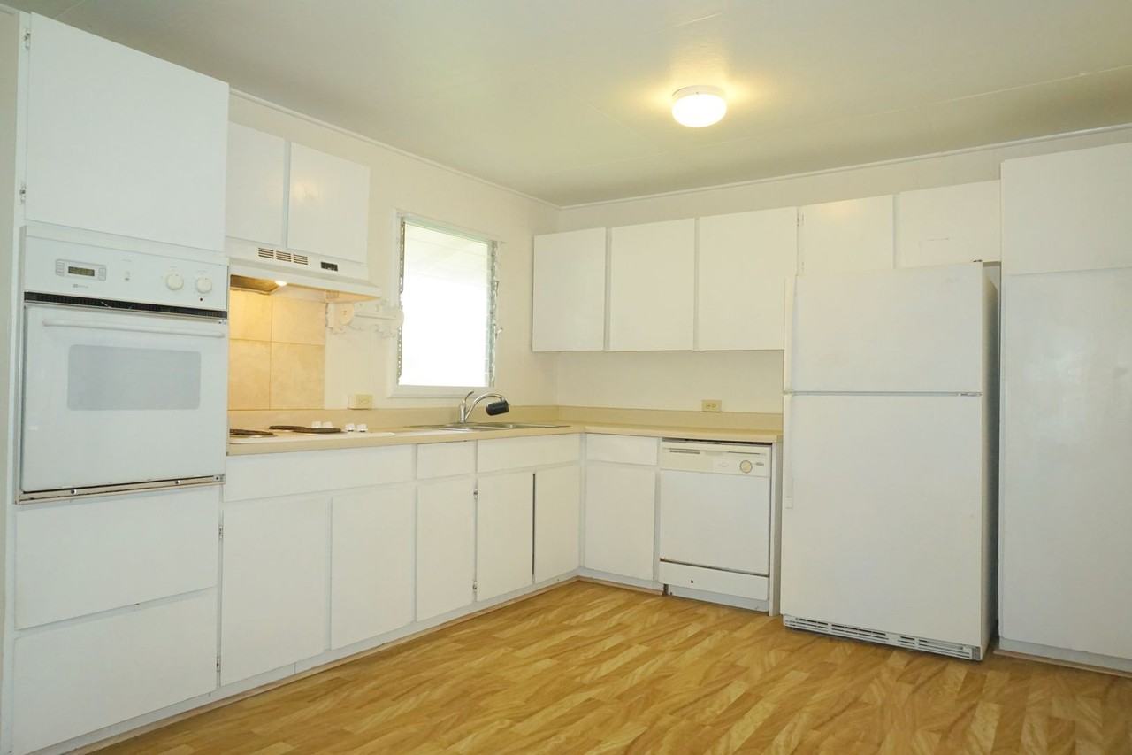 1214 Hele St - Photo 4 of 12