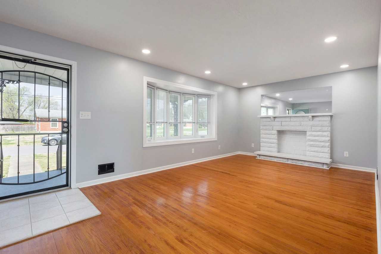 1702 1702 Bonnyville Blvd Louisville Ky 40216 - Photo 2 of 30