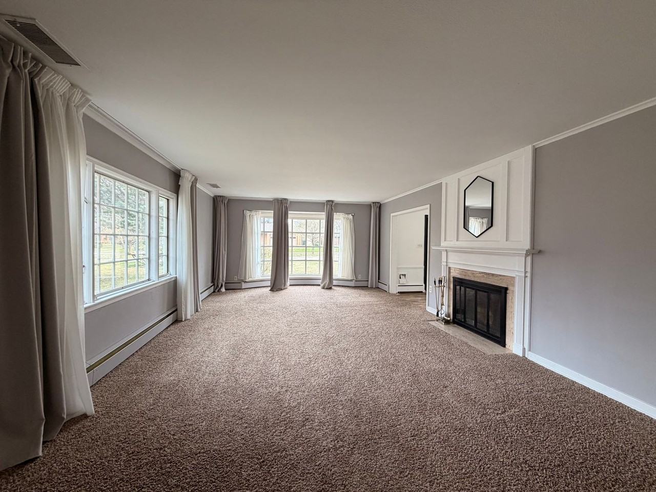 726 Elizabeth Ave - Photo 3 of 15