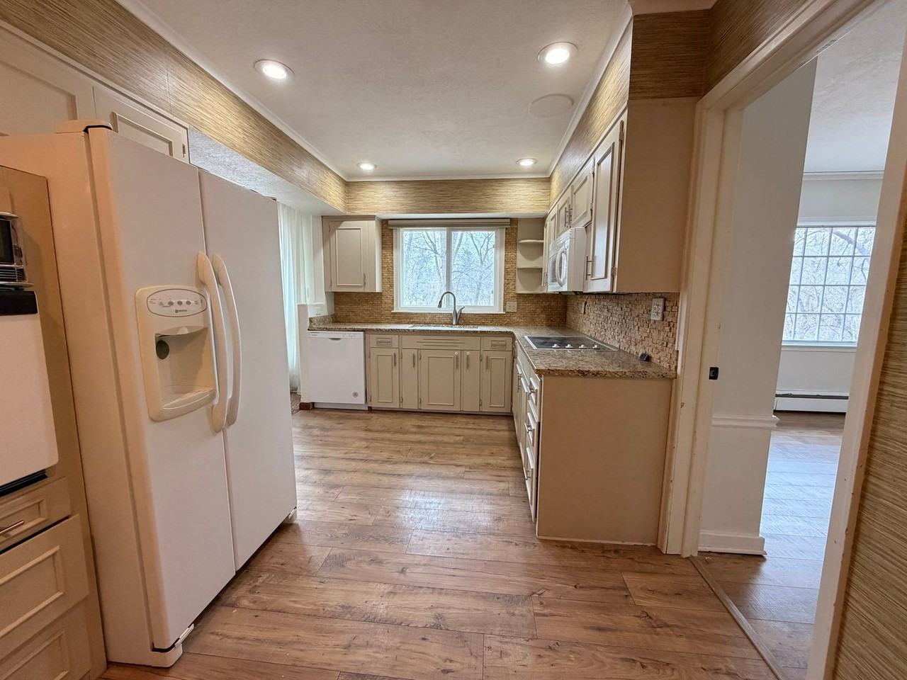 726 Elizabeth Ave - Photo 4 of 15