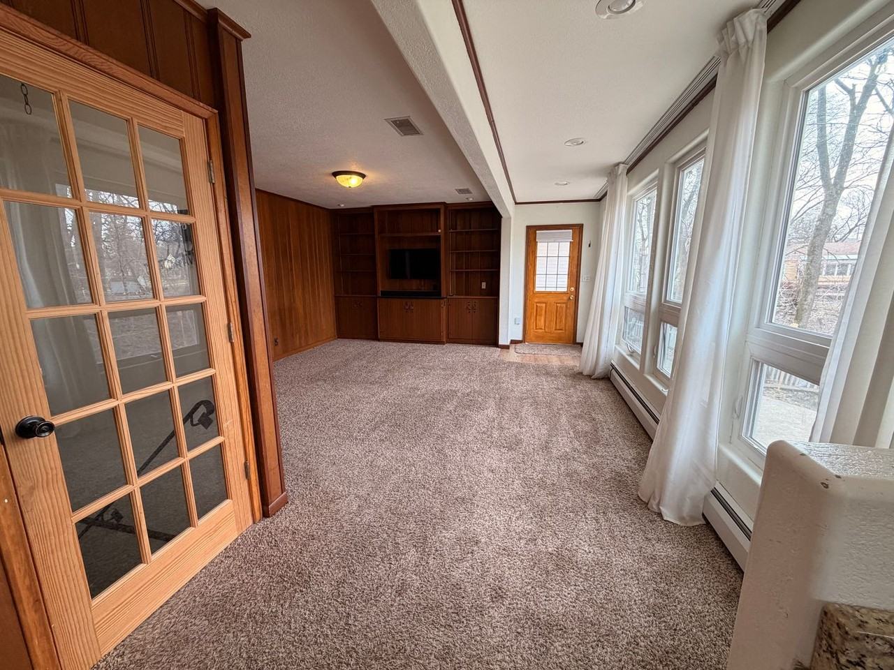 726 Elizabeth Ave - Photo 6 of 15