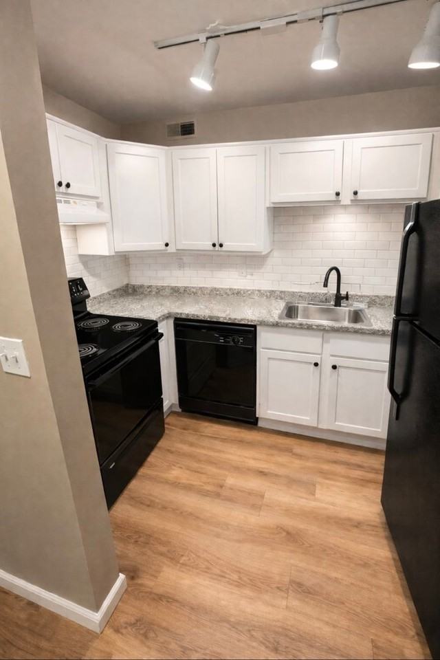 232 Waller - Photo 2 of 3