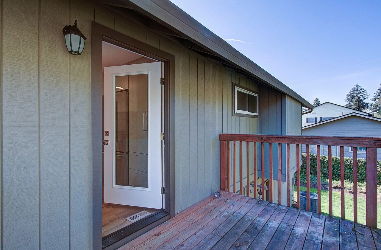 6510 Nw Bernie Dr - Photo 2 of 36