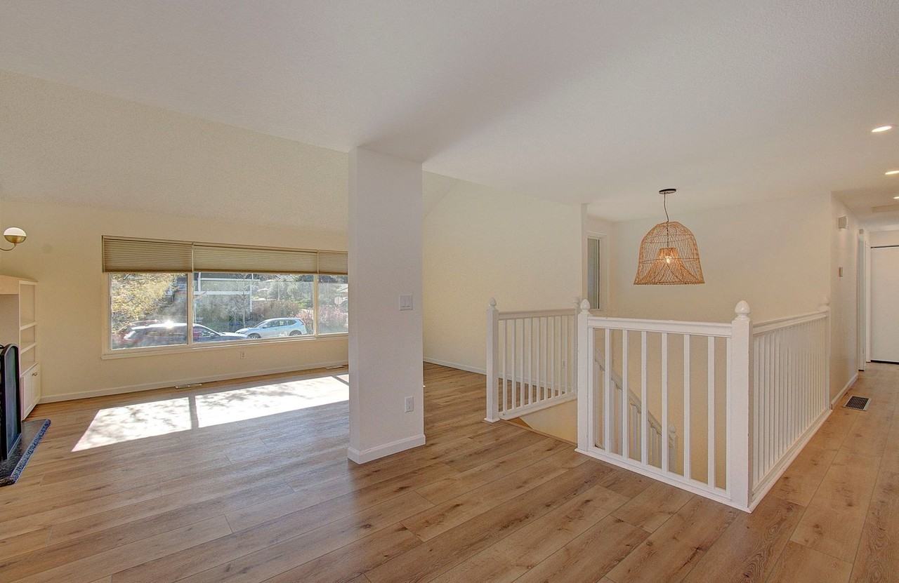 6510 Nw Bernie Dr - Photo 5 of 36