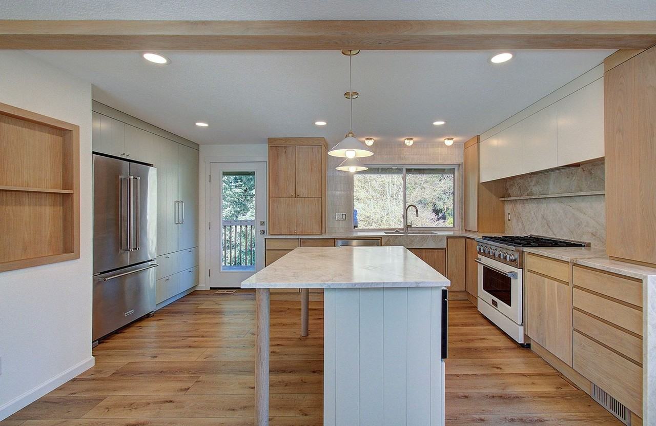 6510 Nw Bernie Dr - Photo 6 of 36