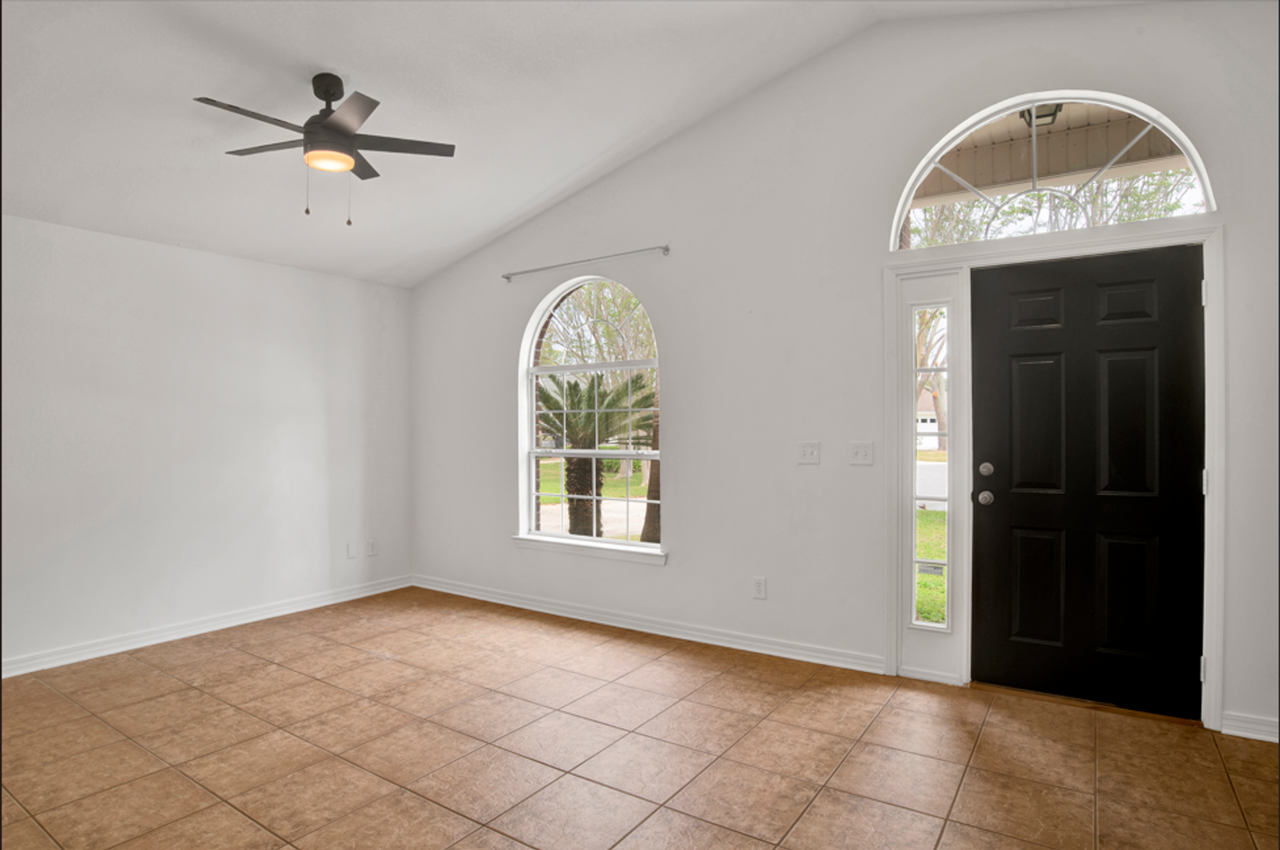 5445 Flintwood Cir - Photo 3 of 31