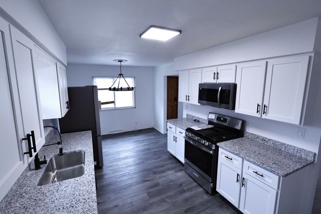 1702 Leighton Ave - Photo 3 of 15