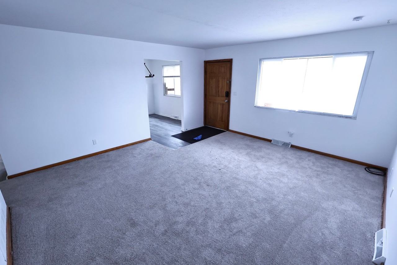 1702 Leighton Ave - Photo 4 of 15