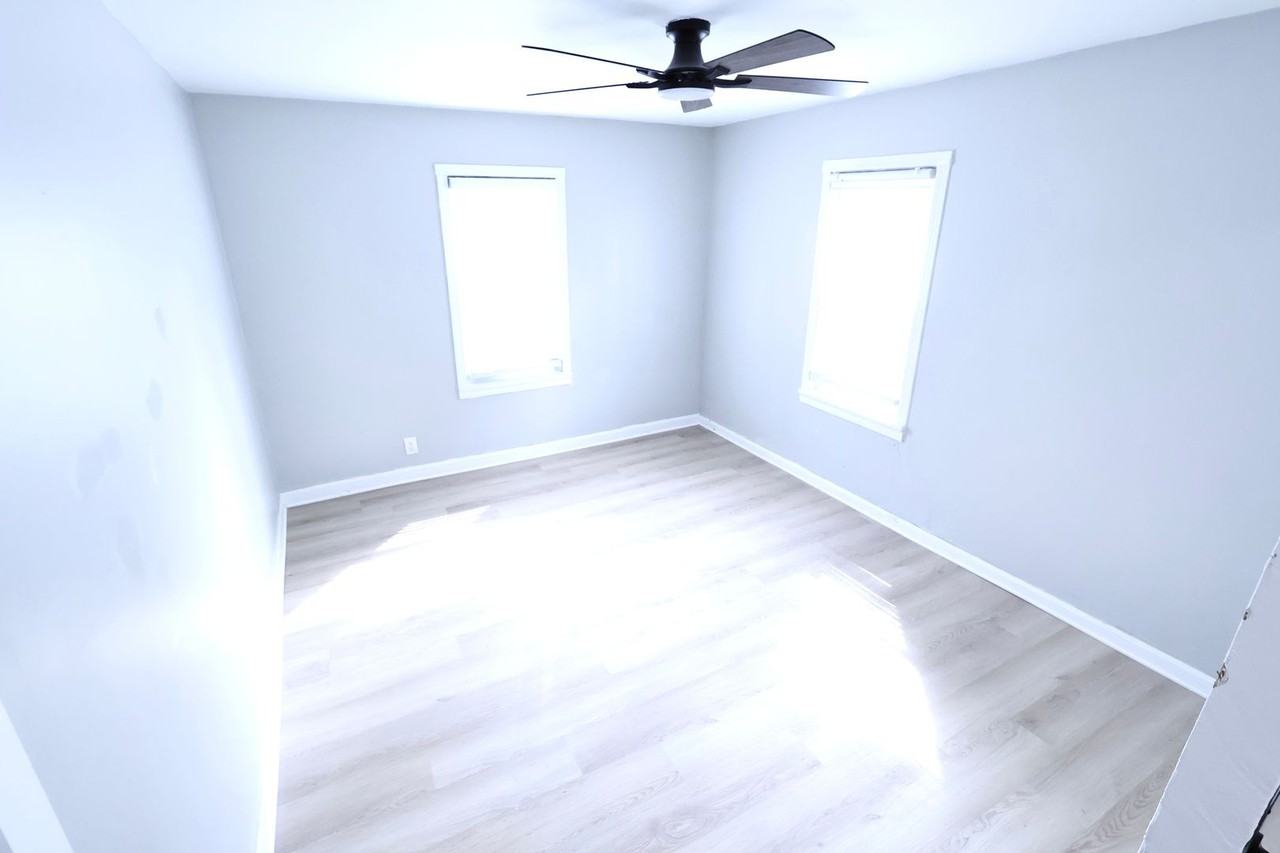 991 Diana Ave - Photo 4 of 14