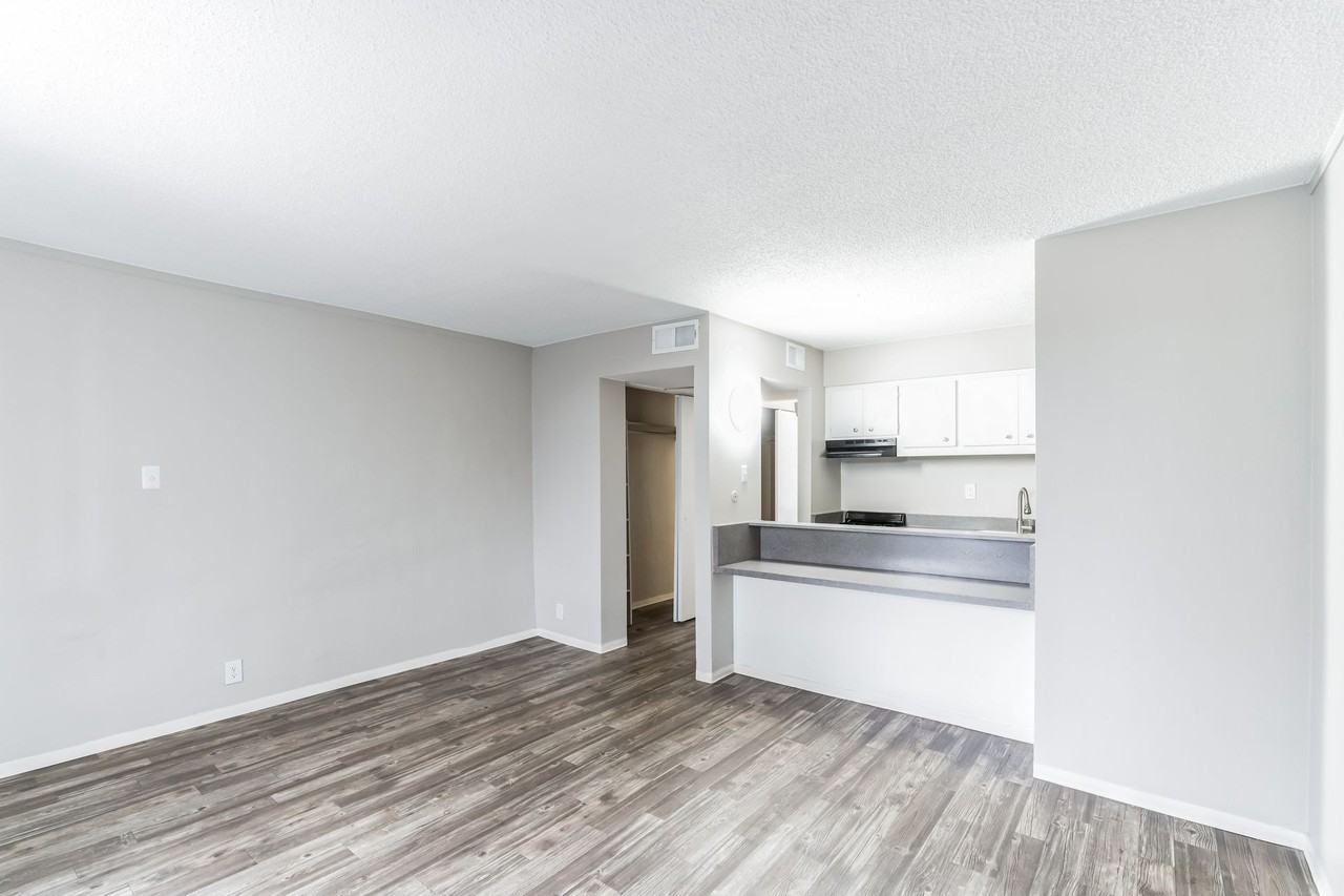 ABQ Uptown Horizons - Photo 2 of 50