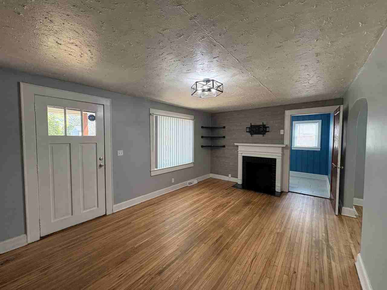 10 Charlotte St - Photo 2 of 15