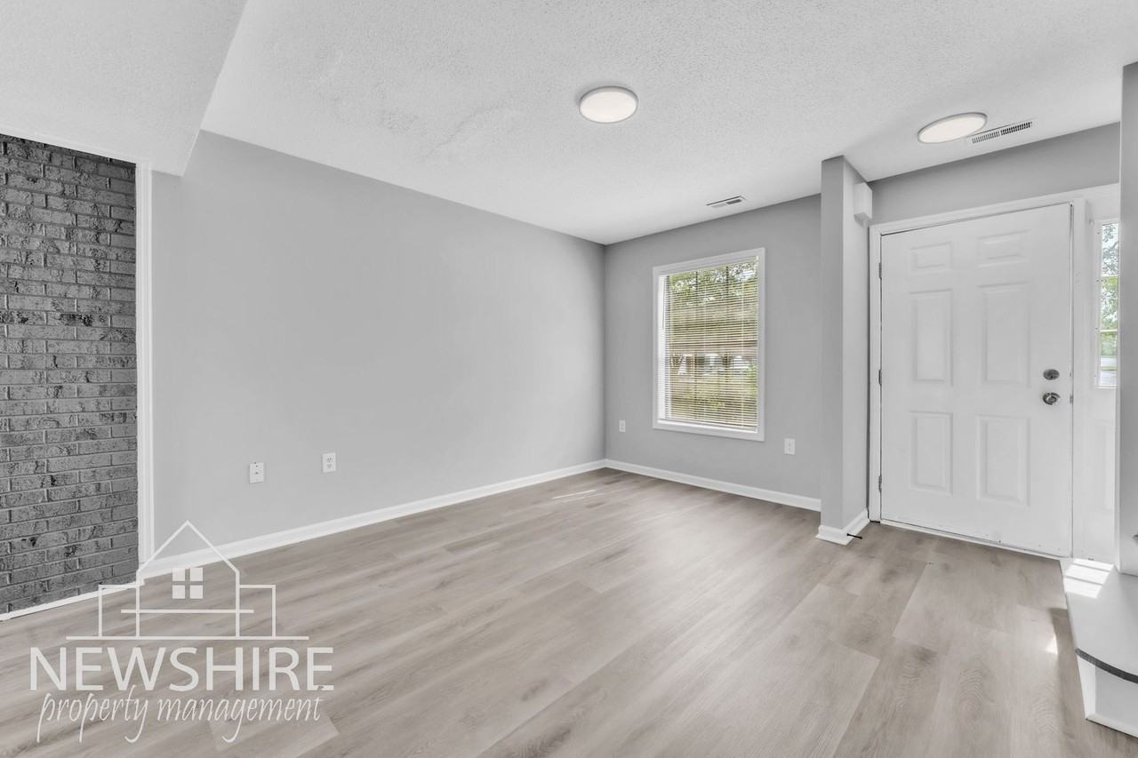 Liberty Square — Renovated Downtown Spartanburg Townhomes - Photo 4 of 36