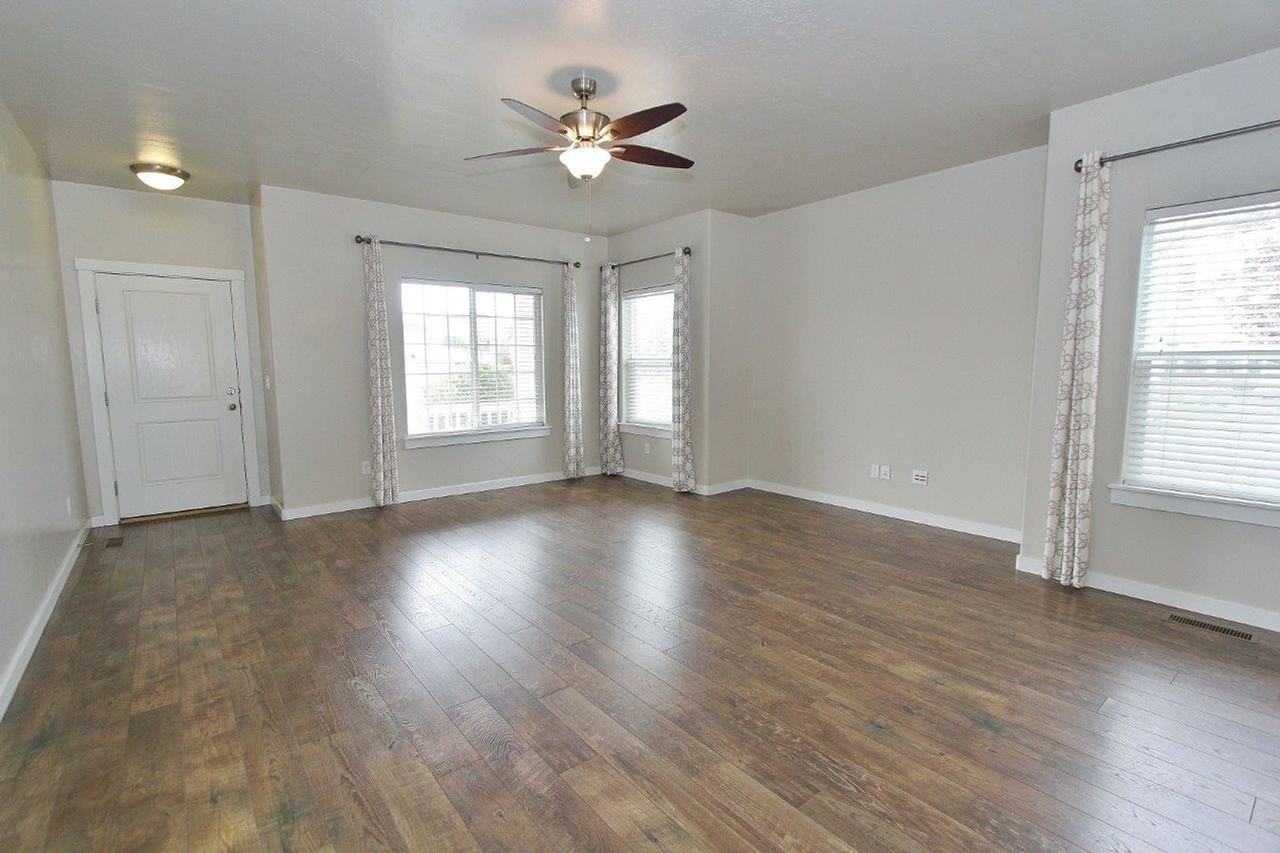 11960 W Netherland Dr - Photo 6 of 32