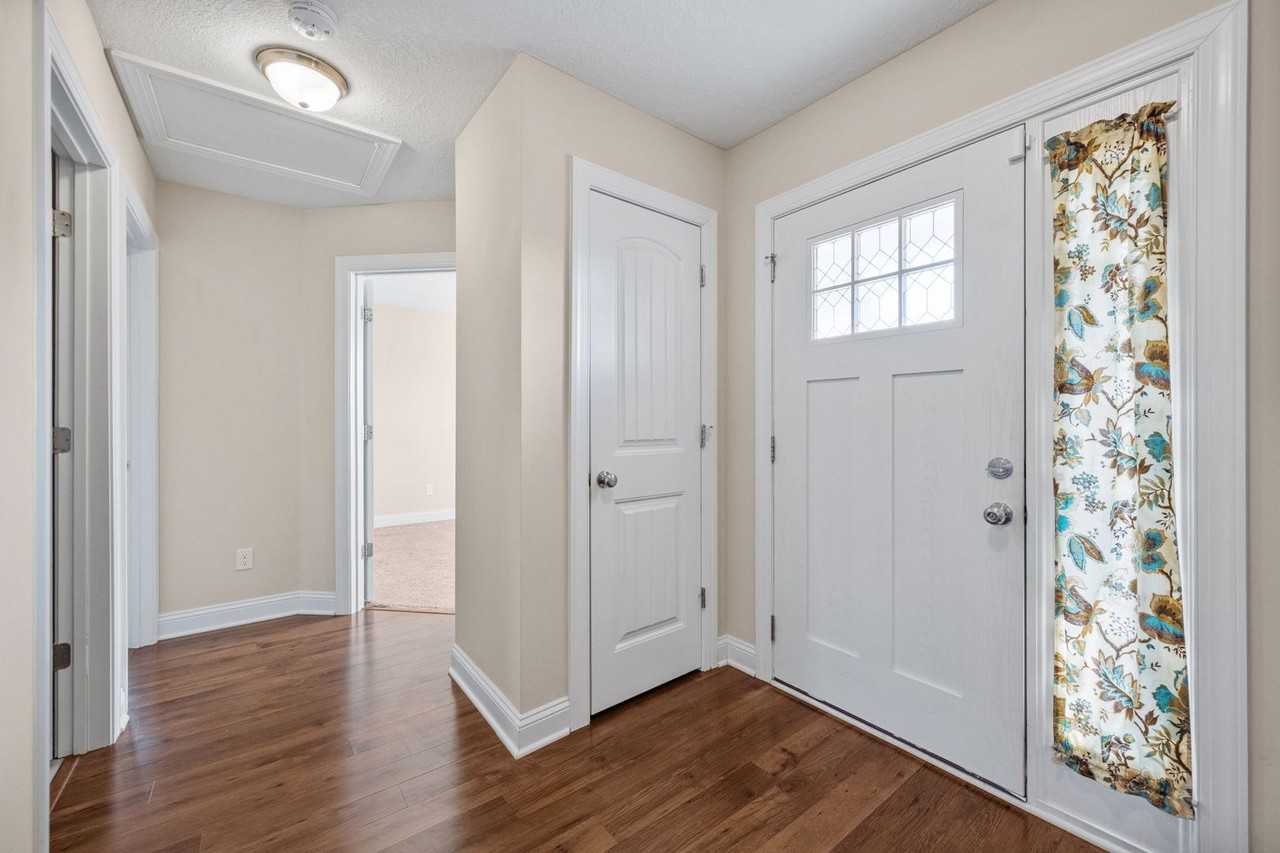 320 Aquamarine Cir - Photo 2 of 28