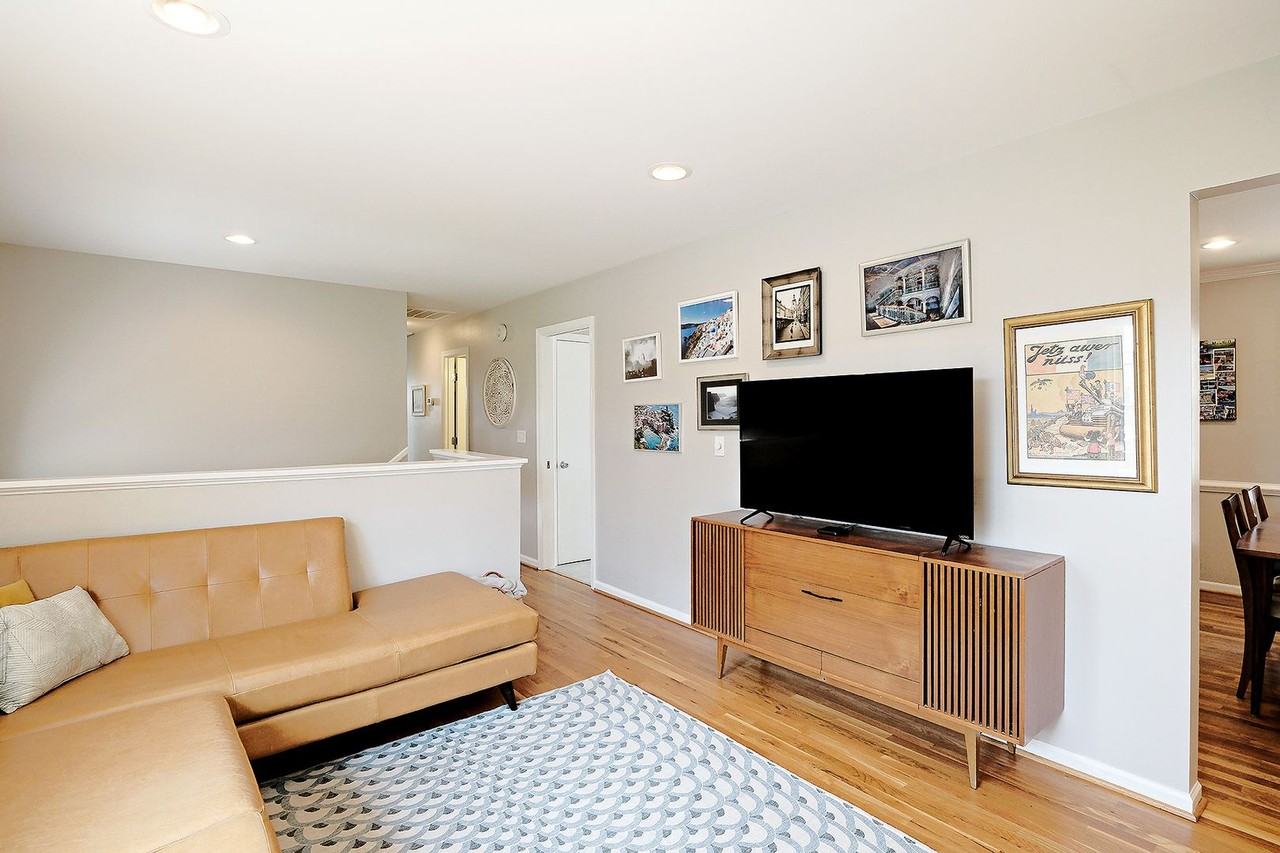 1620 Poes Ln - Photo 4 of 28