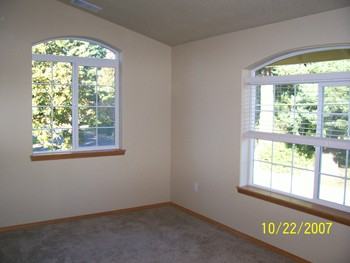 1302 Sw Wright St - Photo 7 of 10