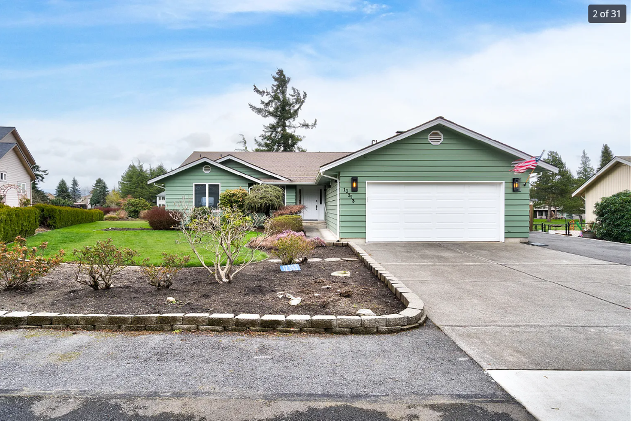 12353 Rainier Dr - Photo 2 of 25