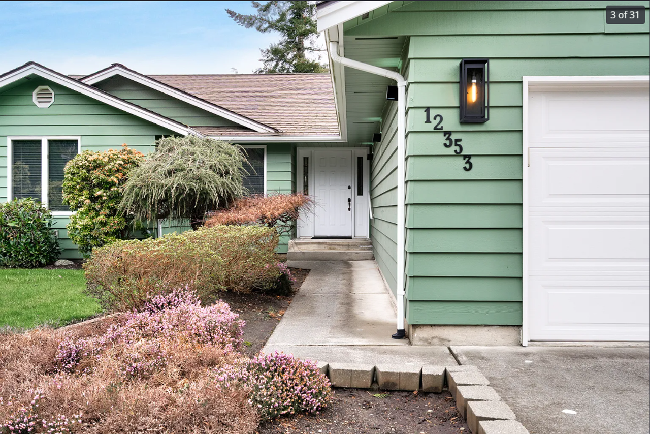 12353 Rainier Dr - Photo 3 of 25