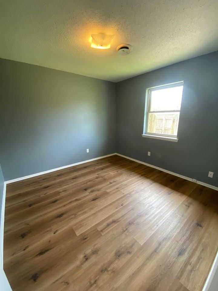 8504 S 32nd Ter - Photo 6 of 11