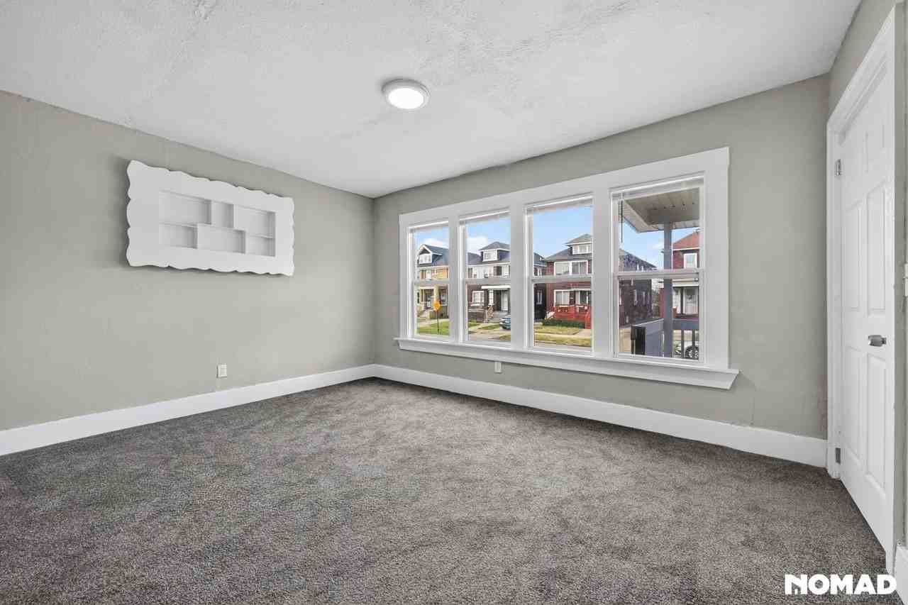 3034 Gray St - Photo 4 of 36