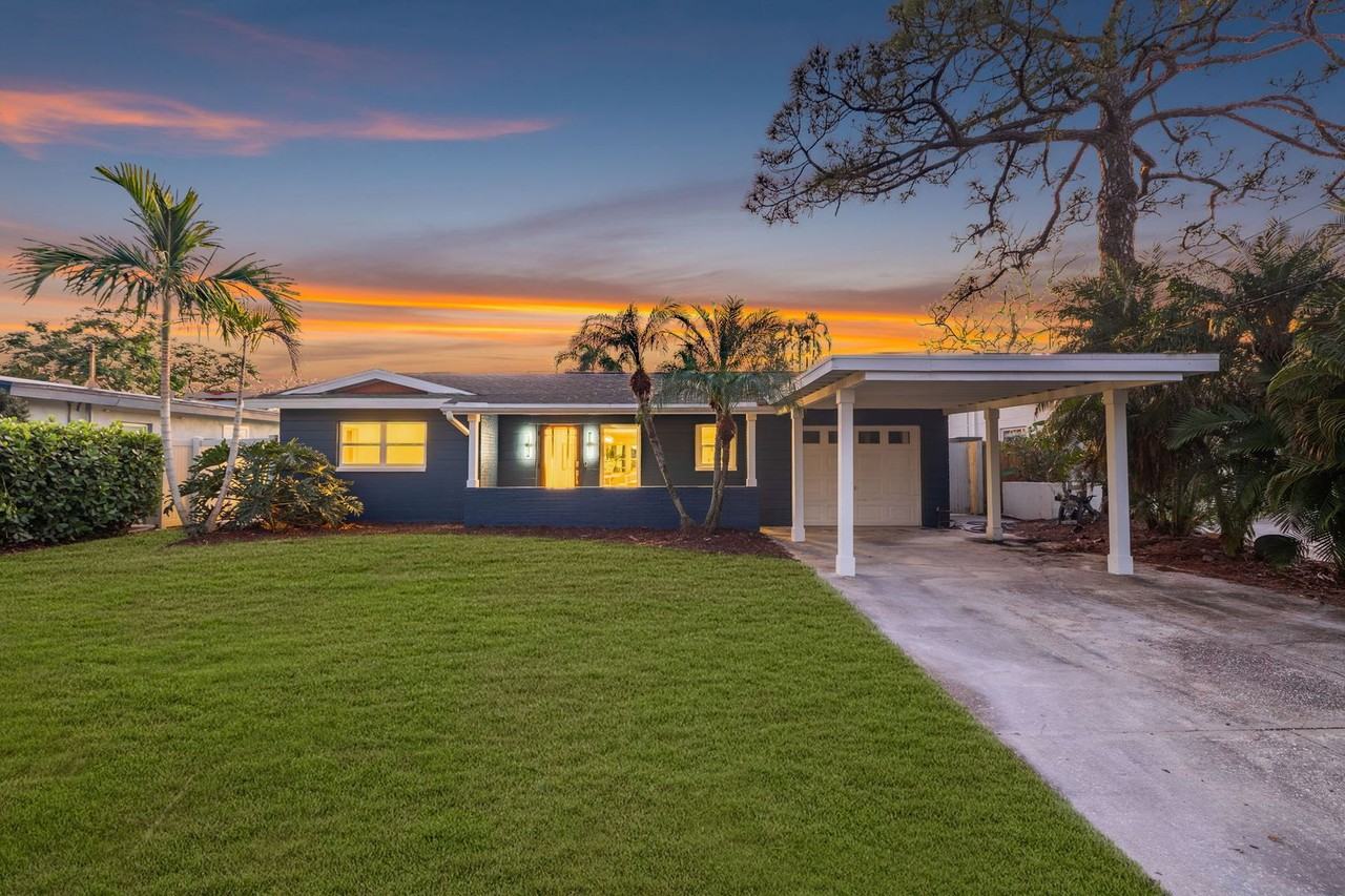 4790 Venetian Blvd Ne - Photo 2 of 38