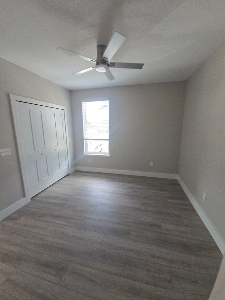 The 701 Luxury Apartments - Photo 5 of 16