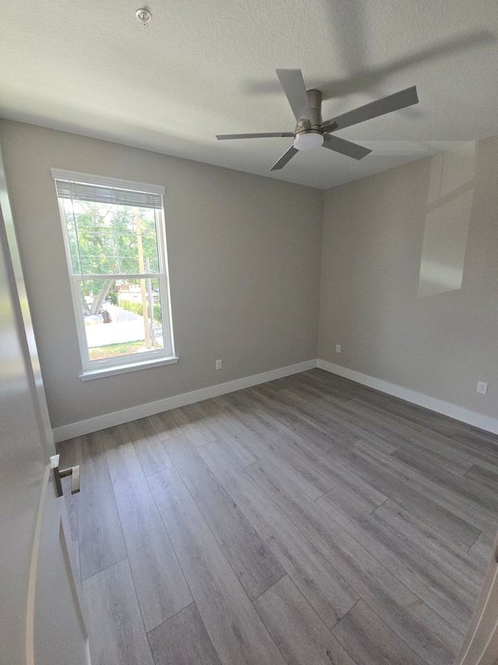 The 701 Luxury Apartments - Photo 6 of 16