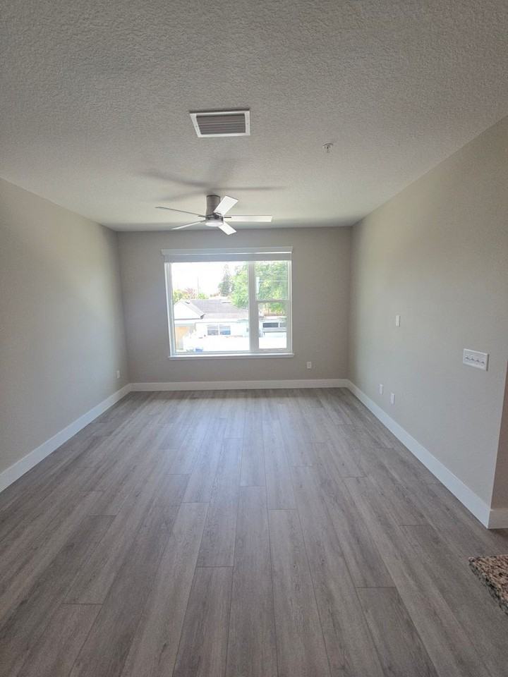 The 701 Luxury Apartments - Photo 7 of 16