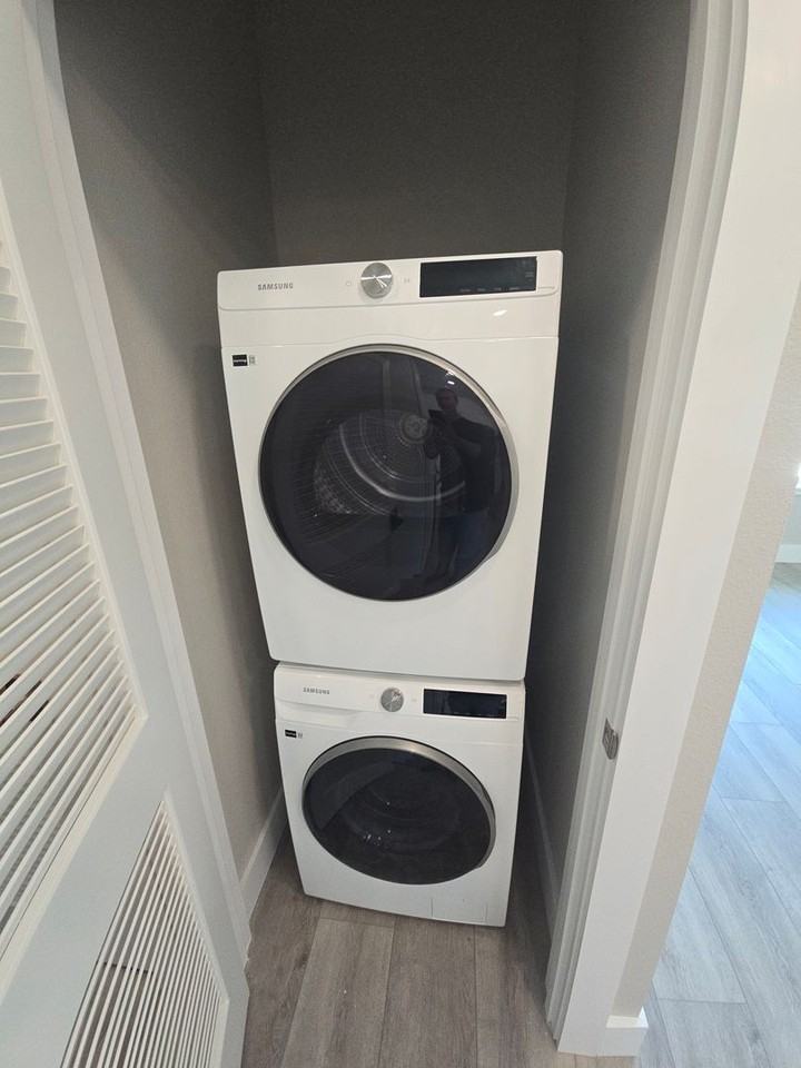 The 701 Luxury Apartments - Photo 7 of 33