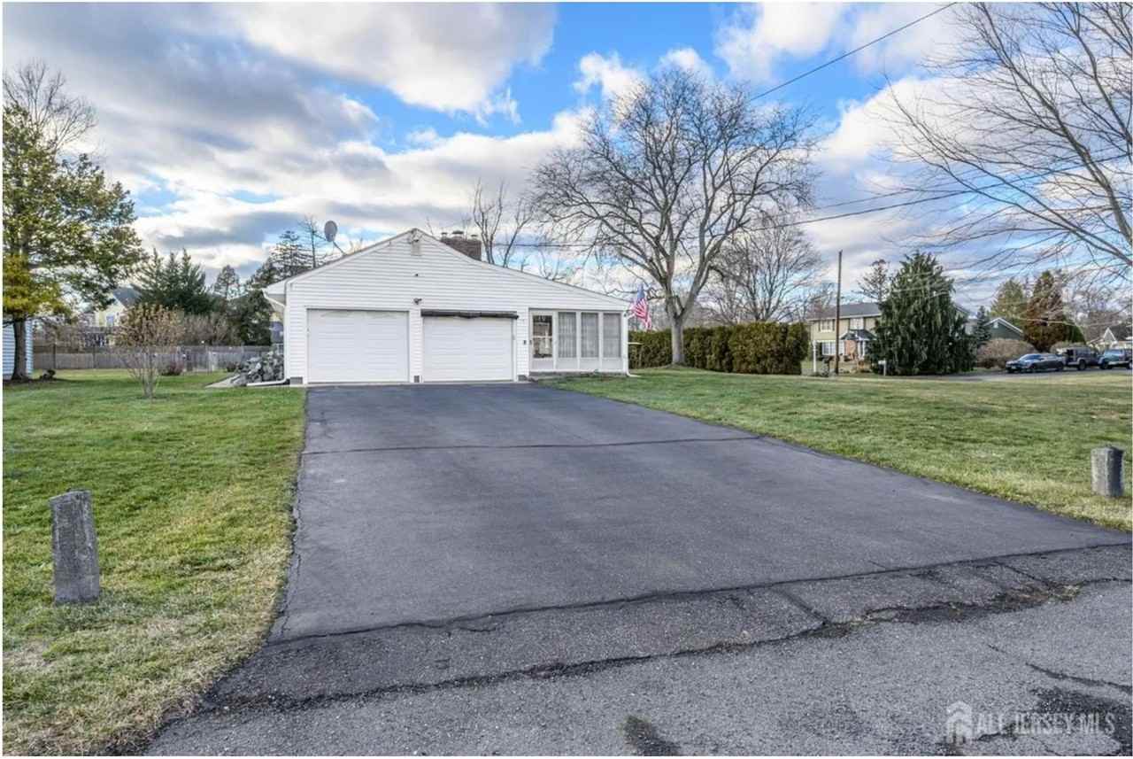 12 Davison Rd - Photo 3 of 20