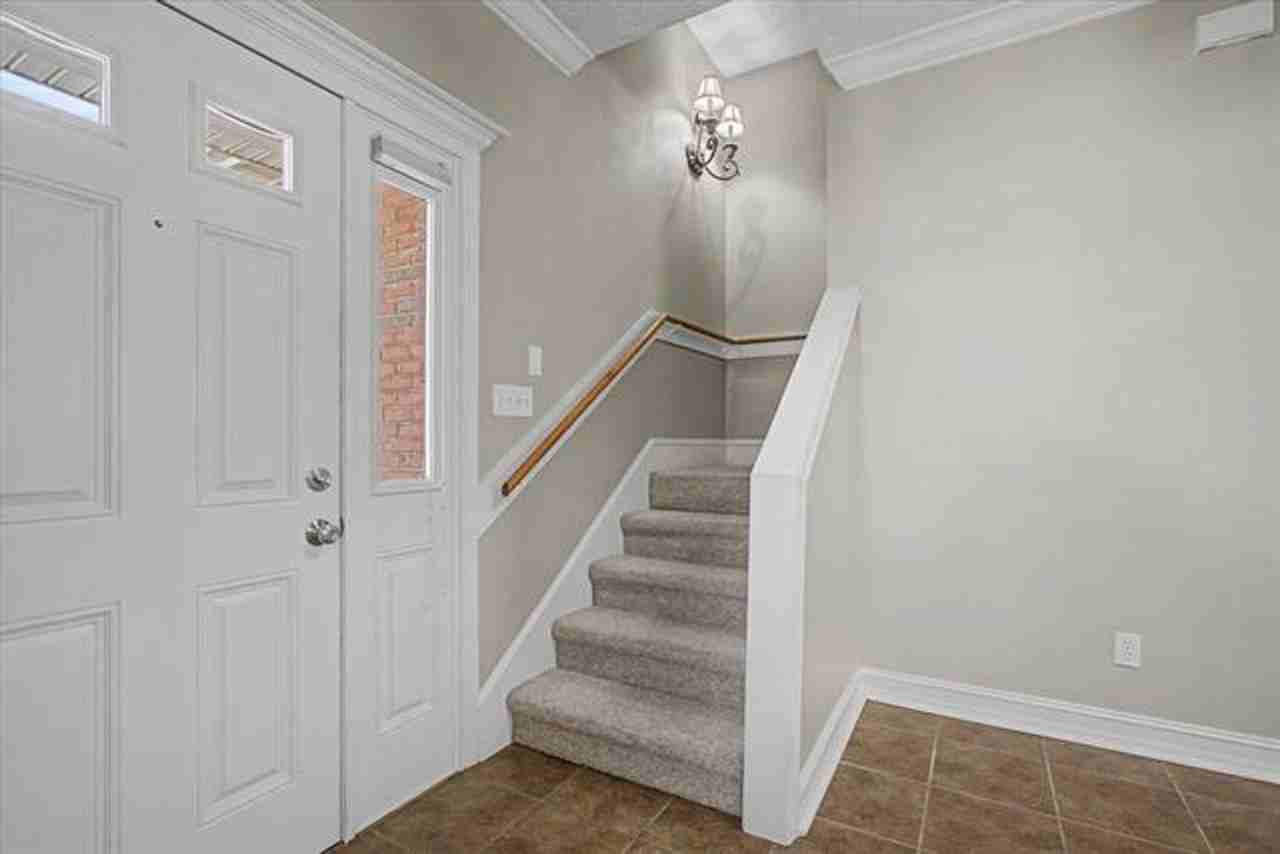 3212 Castle Ct - Photo 6 of 31