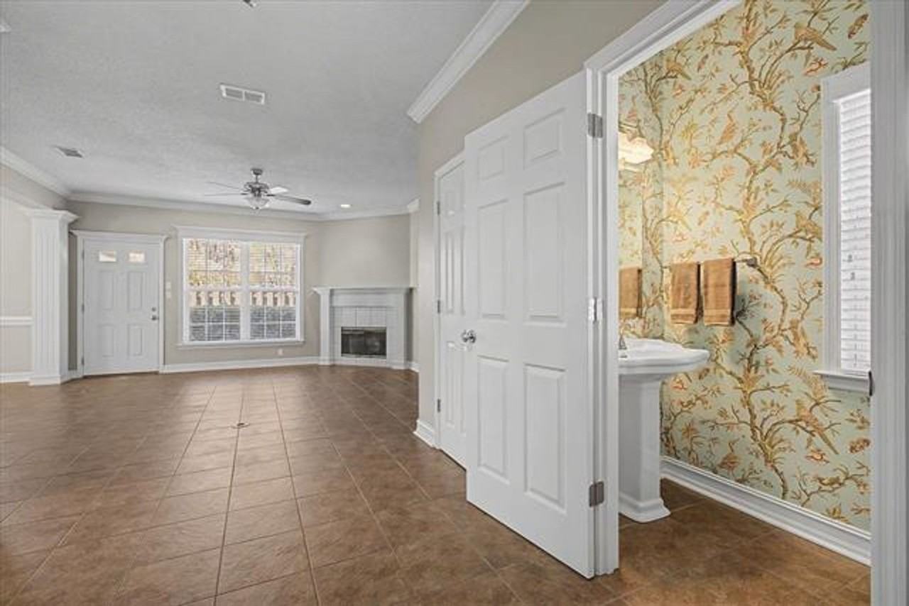 3212 Castle Ct - Photo 7 of 31