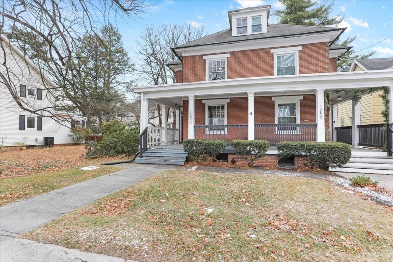 1052 Edgar Ave - Photo 3 of 40