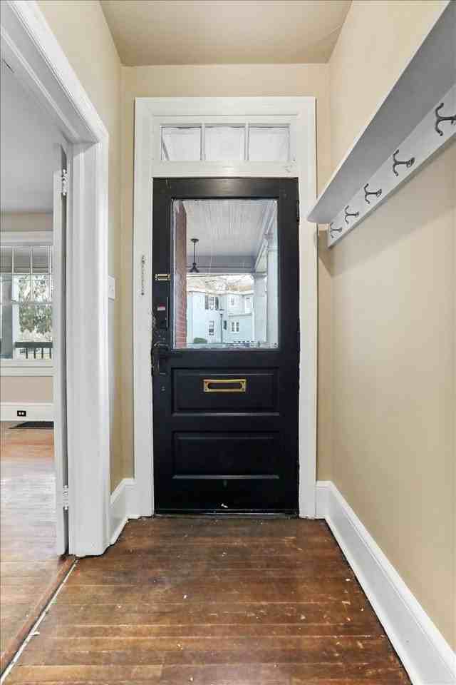 1052 Edgar Ave - Photo 6 of 40