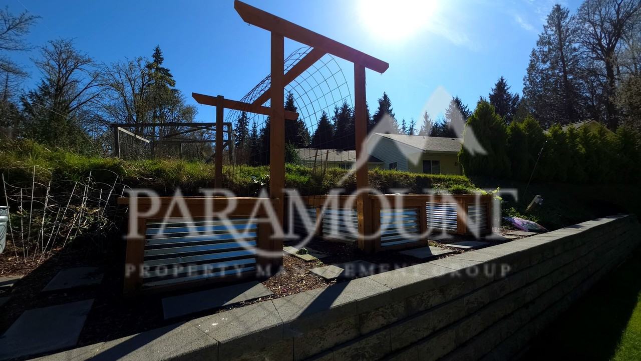 1536 Puget Dr E - Photo 3 of 25