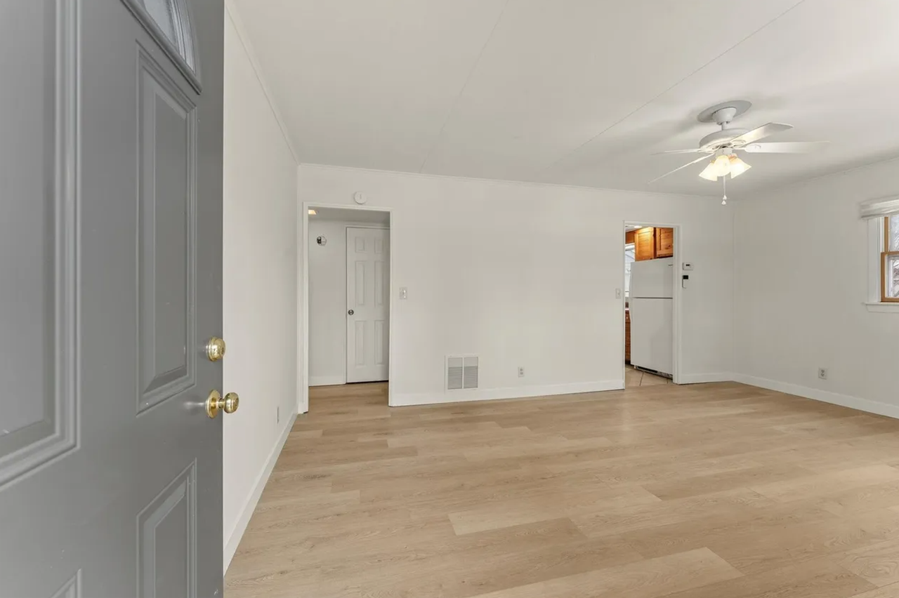 804 E Michigan Ave - Photo 7 of 9