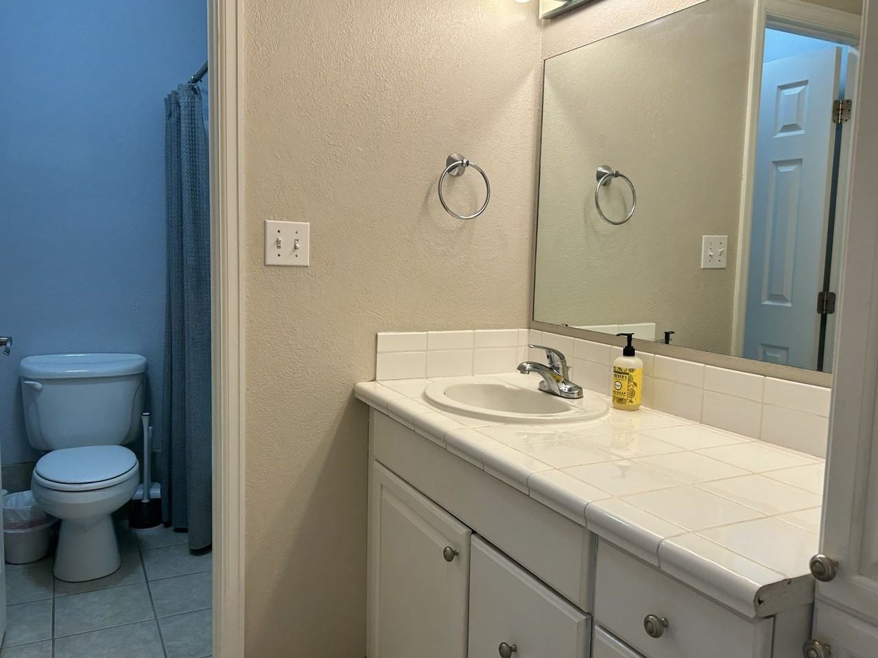 801 E Drake Rd - Photo 4 of 13